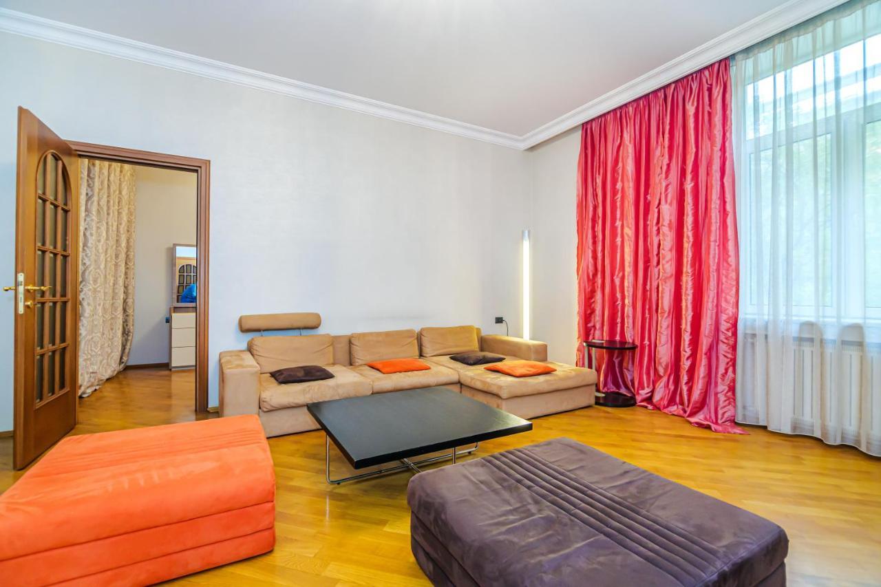 Vip Apartamen Nizami Street Apartment Baku Exterior photo