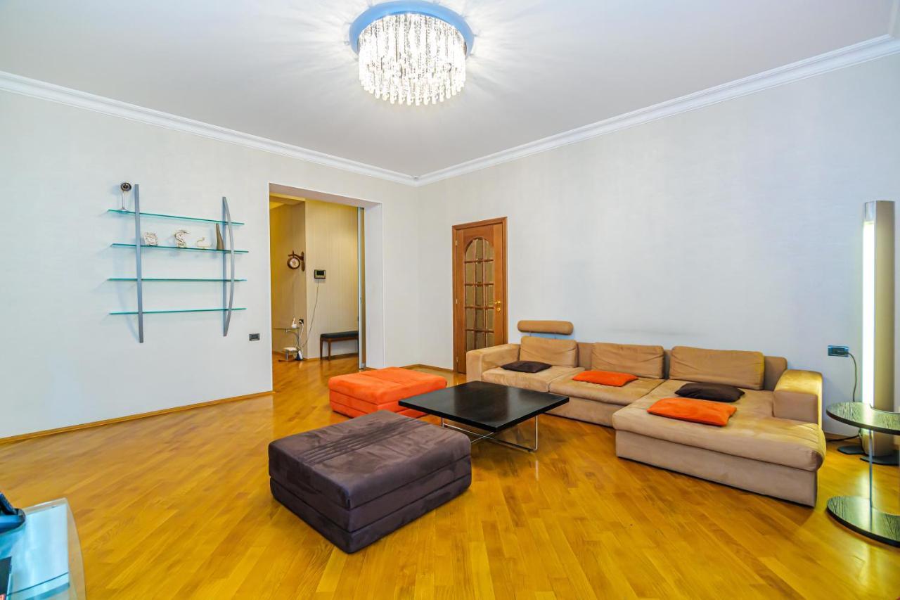 Vip Apartamen Nizami Street Apartment Baku Exterior photo