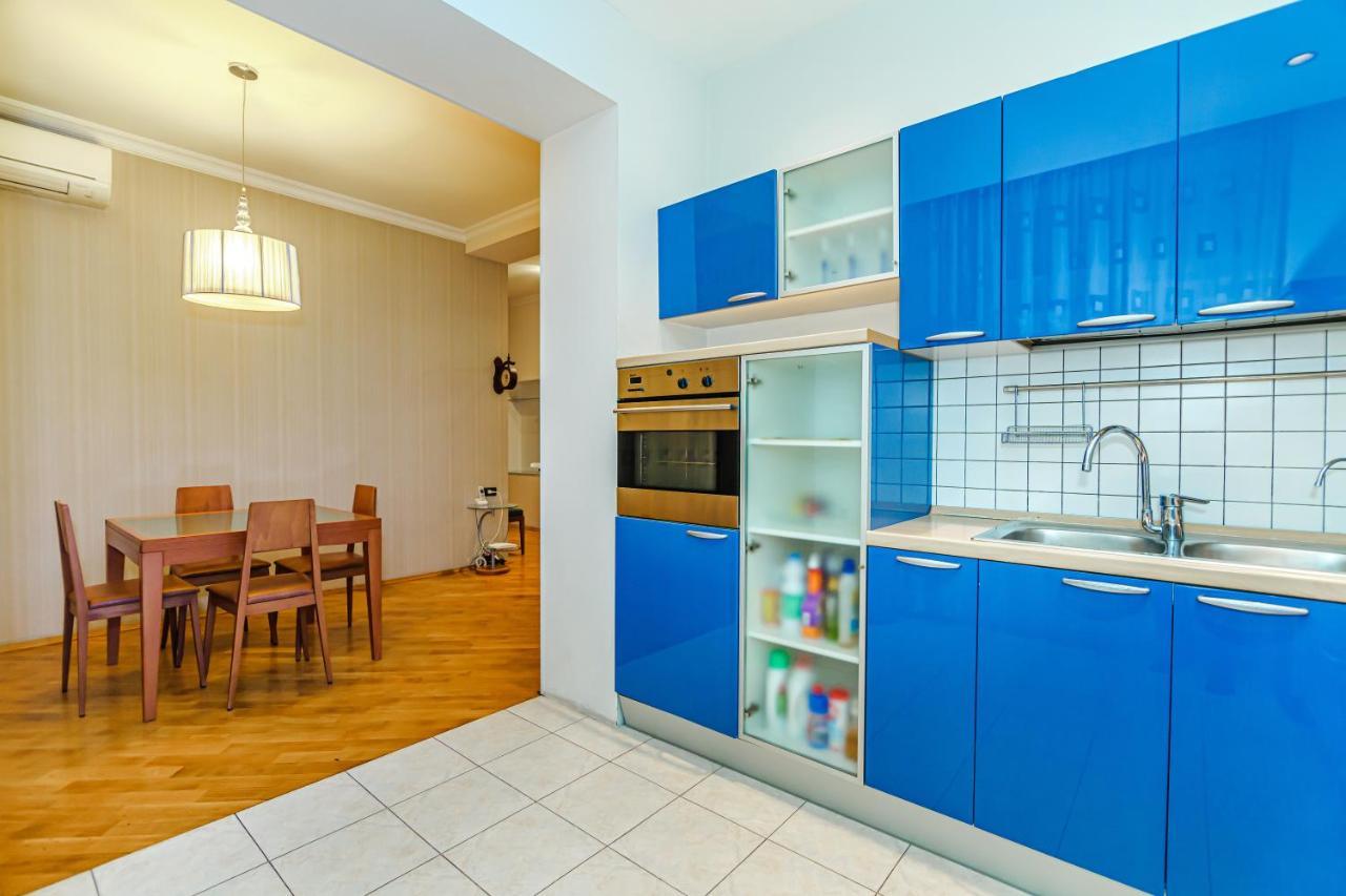 Vip Apartamen Nizami Street Apartment Baku Exterior photo