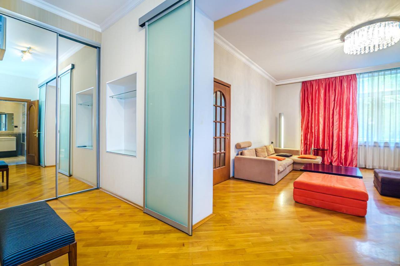 Vip Apartamen Nizami Street Apartment Baku Exterior photo