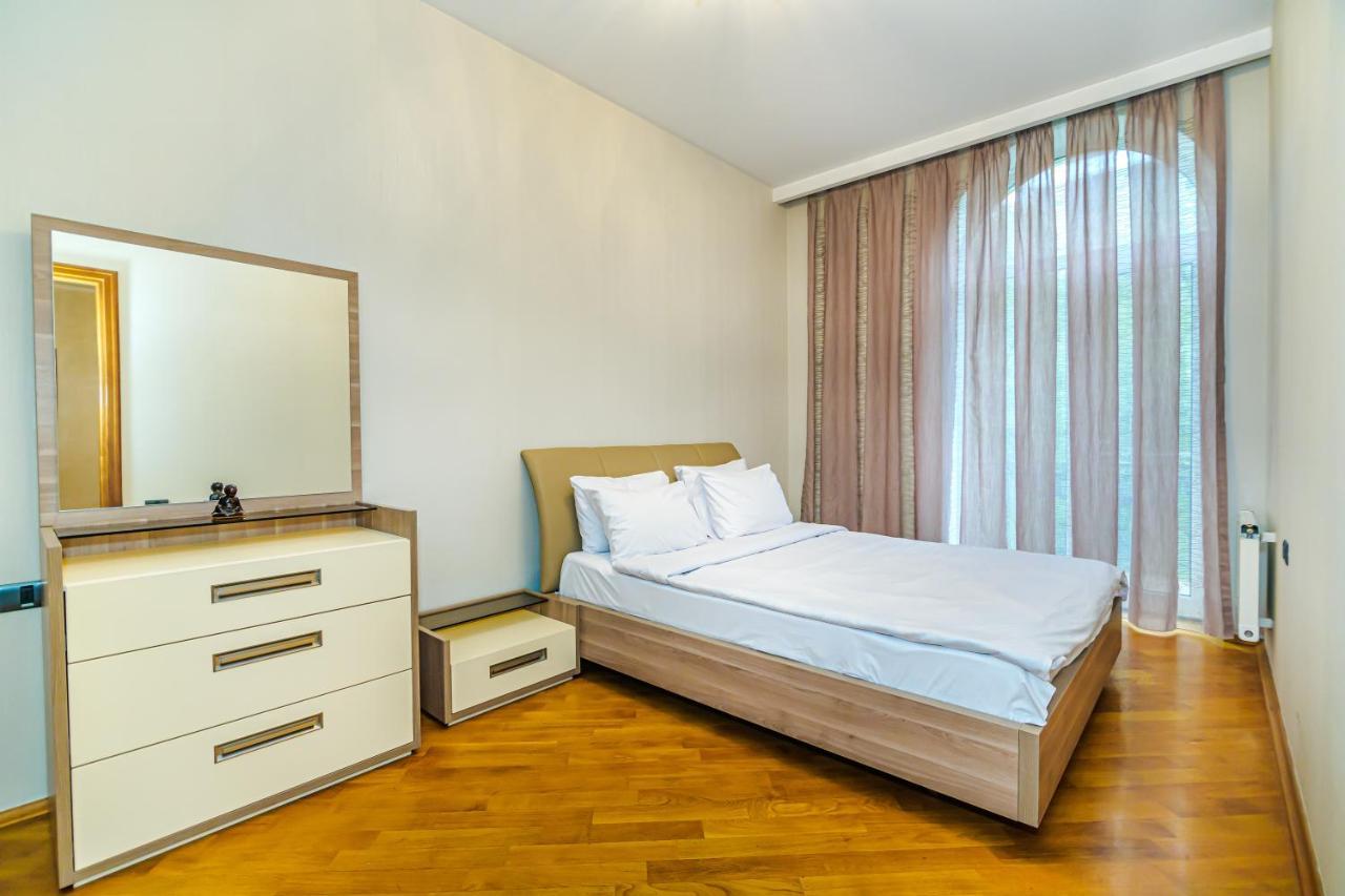 Vip Apartamen Nizami Street Apartment Baku Exterior photo