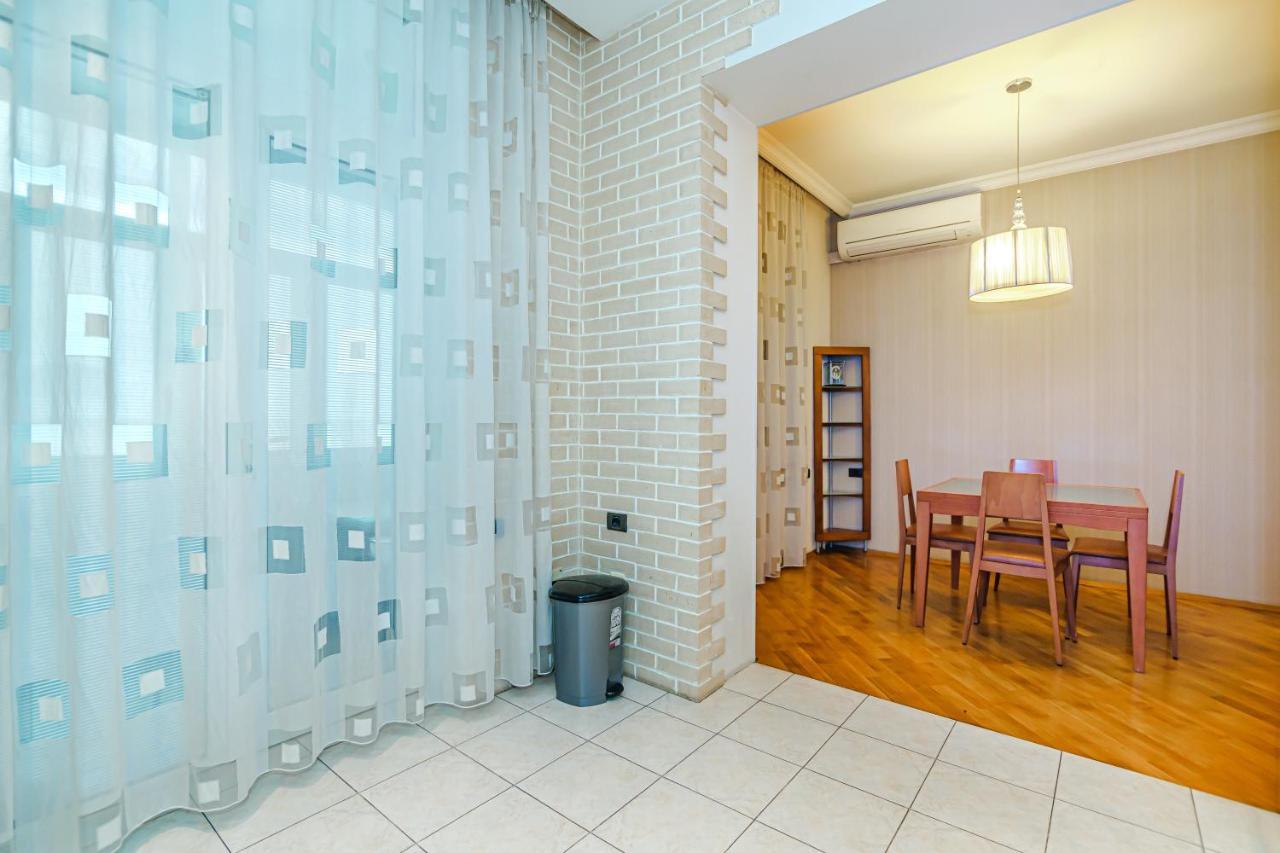Vip Apartamen Nizami Street Apartment Baku Exterior photo
