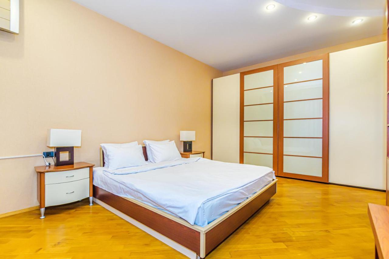 Vip Apartamen Nizami Street Apartment Baku Exterior photo