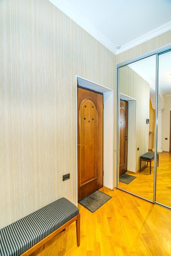 Vip Apartamen Nizami Street Apartment Baku Exterior photo